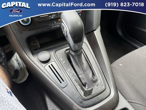 Certified 2018 Ford Focus SE image 29