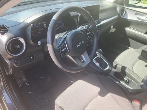 Used 2024 Kia Forte LXS image 15