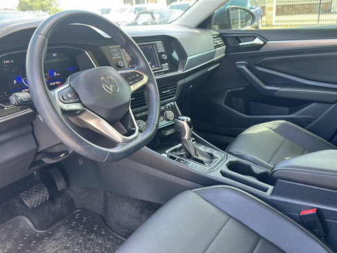 Used 2023 Volkswagen Jetta SE w/ Panoramic Sunroof Package image 12
