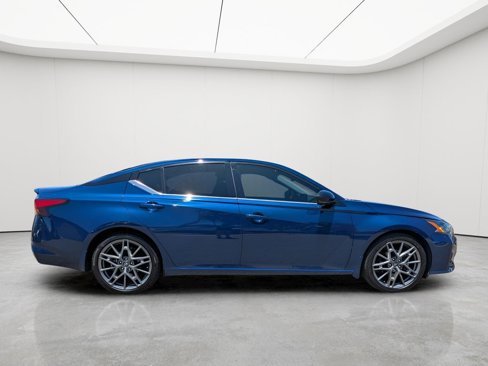 Used 2023 Nissan Altima 2.0 SR image 8