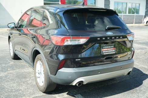 Used 2020 Ford Escape SE image 9