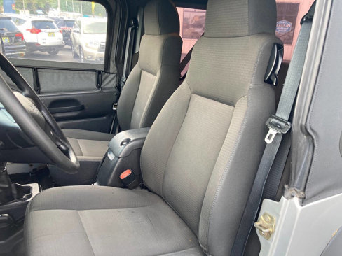 Used 2006 Jeep Wrangler X image 51