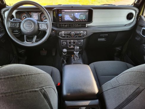 Used 2024 Jeep Gladiator Sport image 15