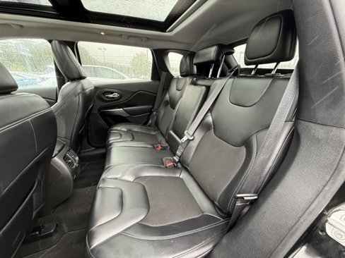 Used 2021 Jeep Cherokee Latitude Plus w/ Sun & Sound Group image 17