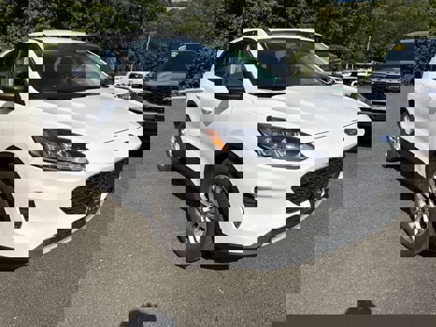 Used 2022 Ford Escape SE image 1