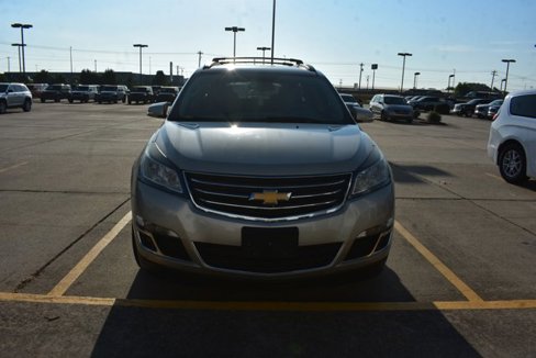 Used 2017 Chevrolet Traverse LT image 2