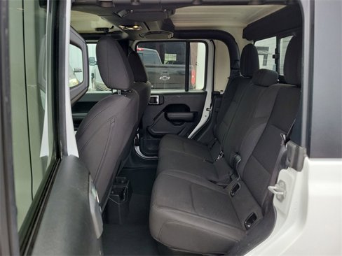 Used 2023 Jeep Gladiator Sport image 23