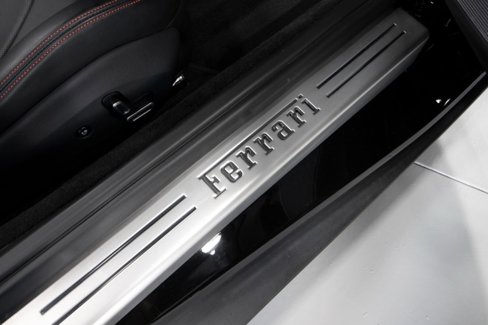 Used 2020 Ferrari Portofino image 47