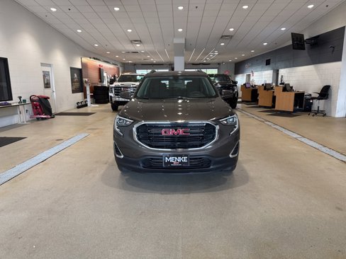 Used 2019 GMC Terrain SLE w/ Driver Convenience Package image 3