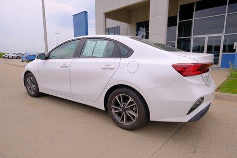 Used 2023 Kia Forte LXS image 4