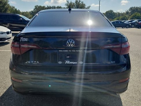 Used 2023 Volkswagen Jetta SE image 11