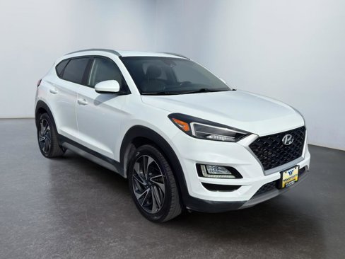 Certified 2021 Hyundai Tucson Sport image 3