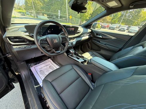 Used 2024 Buick Envista Sport Touring w/ Convenience I Package image 17