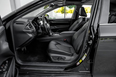 Used 2020 Toyota Camry SE image 17