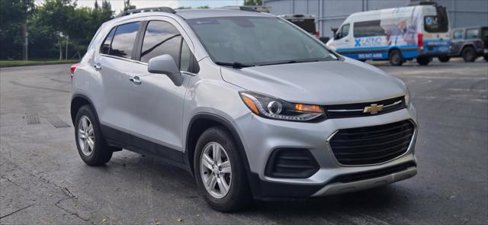 Used 2020 Chevrolet Trax LT w/ LT Convenience Package image 3