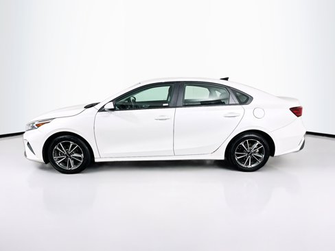 Used 2023 Kia Forte LXS image 4