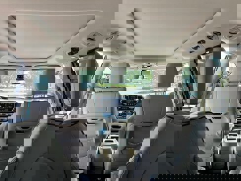 Certified 2019 Chrysler Pacifica Limited image 27