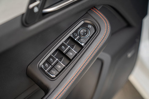 Used 2022 Porsche Macan image 13