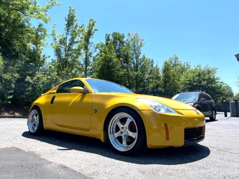 Used 2005 Nissan 350Z Touring w/ (N93) Cargo Convenience Pkg image 11