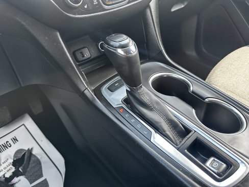 Used 2018 Chevrolet Equinox LT image 33