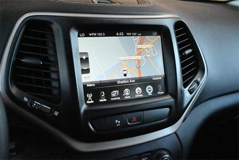 Used 2018 Jeep Cherokee Limited image 16