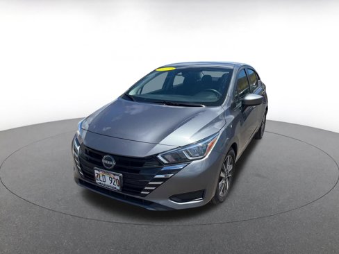 Used 2023 Nissan Versa SV image 7