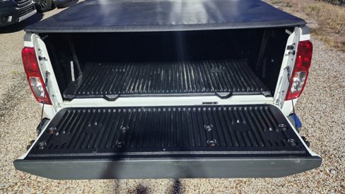 Used 2019 Nissan Frontier SV image 18