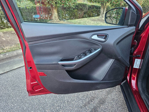 Used 2013 Ford Focus Titanium image 10