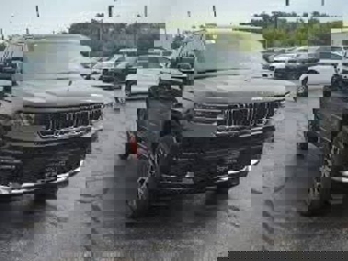New 2025 Jeep Grand Cherokee L Limited image 1
