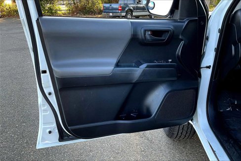 Used 2017 Toyota Tacoma SR image 21