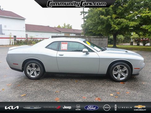 Used 2019 Dodge Challenger SXT image 8