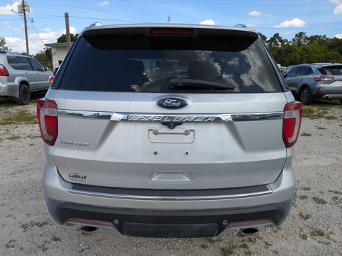 Used 2019 Ford Explorer Limited w/ Class III Trailer Tow Package image 5