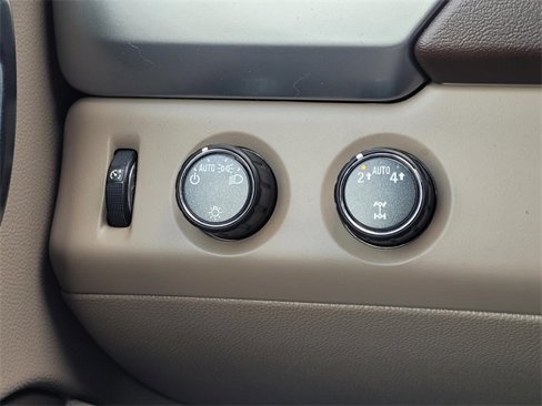 Used 2019 Chevrolet Suburban LT image 28