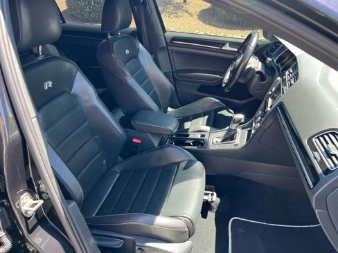 Used 2017 Volkswagen Golf R 4-Door image 15