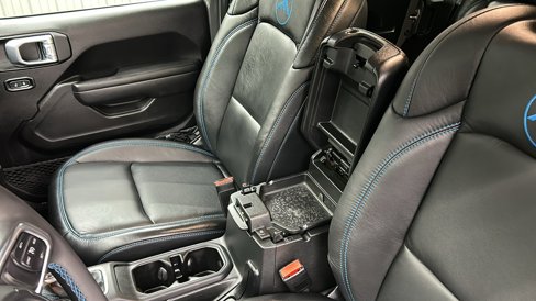 Used 2023 Jeep Wrangler Unlimited Rubicon 4xe image 28