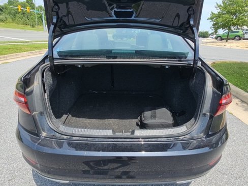 Used 2019 Volkswagen Jetta R-Line image 13