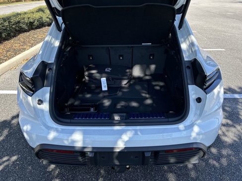 New 2025 Porsche Macan Electric image 28