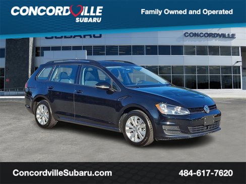 Used 2017 Volkswagen Golf S image 1