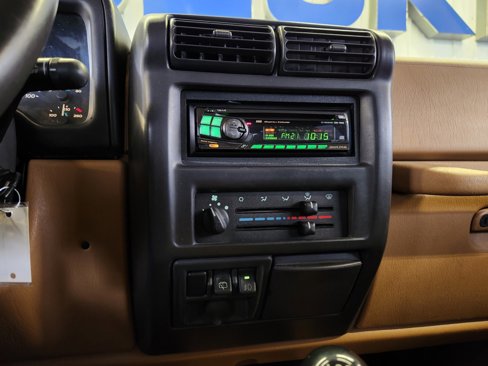 Used 1997 Jeep Wrangler Sahara image 8