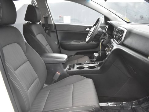 Used 2022 Kia Sportage LX image 21