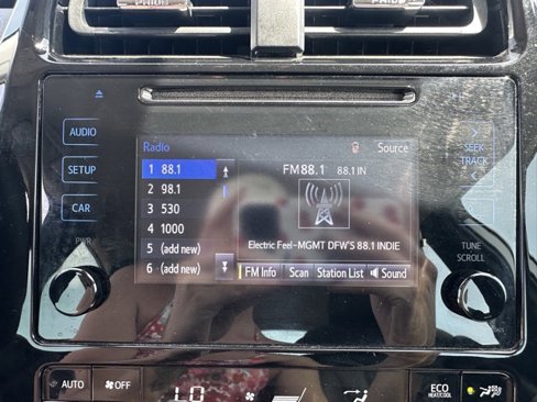 Used 2019 Toyota Prius L Eco image 14