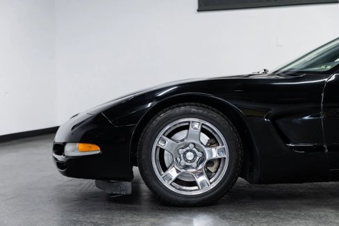 Used 1999 Chevrolet Corvette Coupe w/ Roof Pkg image 13