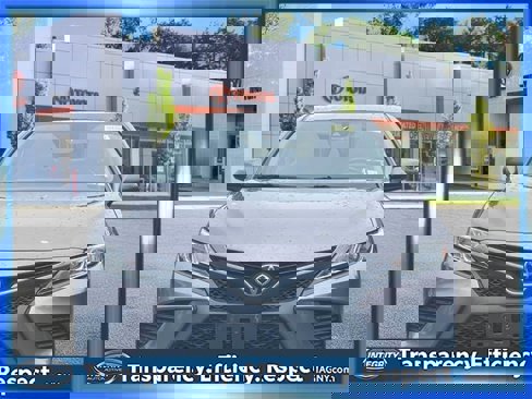 Used 2019 Toyota Camry SE image 2