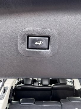 Used 2020 Nissan Armada SL w/ Premium Package image 18