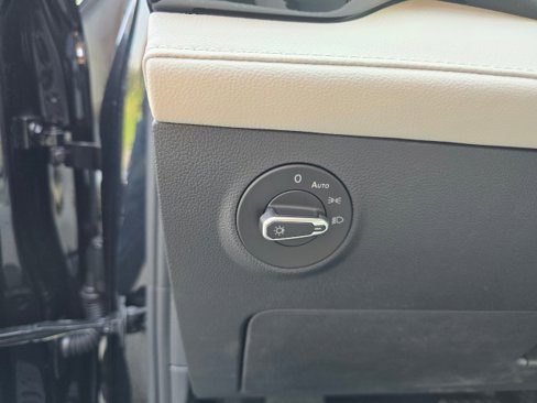 New 2025 Volkswagen Taos S image 26