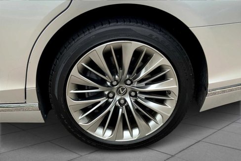Used 2018 Lexus LS 500 AWD image 10