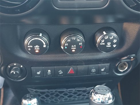 Used 2014 Jeep Wrangler Unlimited Sahara image 18