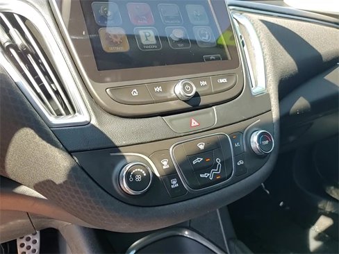 Used 2016 Chevrolet Malibu LT image 22