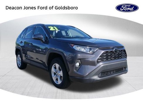 Used 2021 Toyota RAV4 XLE image 9