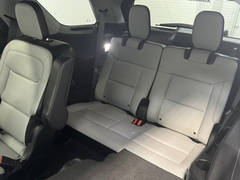 Used 2021 Ford Explorer XLT w/ XLT Sport Appearance Package image 33
